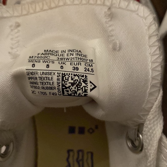 White converse - Picture 3 of 3